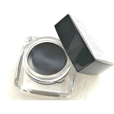 Magneettinen eyeliner 4Beauty Finland kiinnittää magneettiripset nopeasti ja vaivattomasti